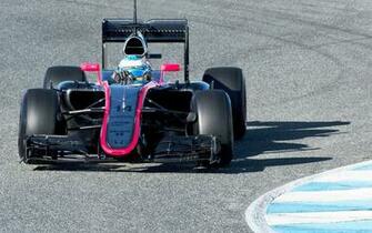 Fernando Alonso Mclaren Honda Mp4 F1 On Track Wallpaper