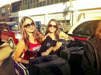 Wallpaper The Bella Twins Nicole And Brianna