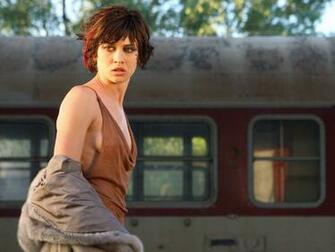 Olga Wallpaper Kurylenko