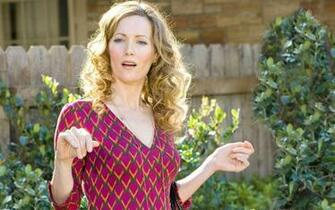 Leslie Mann Wallpaper High Resolution And Quality
