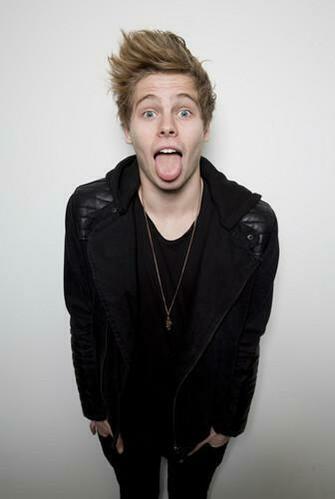 Luke Hemmings Image HD Wallpaper And