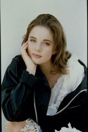 Gabrielle Anwar Wallpaper Background