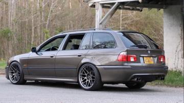 A Restomod Video Showing Bmw E39 Touring With New Ls7 Engine