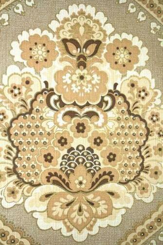 Large Pattern Damask Wallpaper With Lots Of Gold