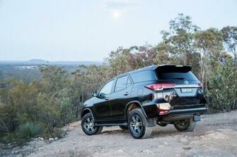 Fortuner Car Wallpaper Black Back