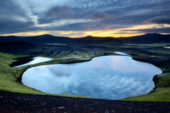 The Difference Between Rivers And Lakes Wallpaper