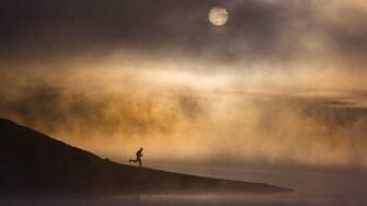 Wallpaper Running Desktop