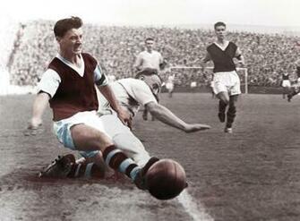 Jimmy Mcilroy Burnley Fc Wallsauce Us