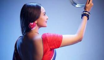 Sonakshi Sinha In Dabang HD Laptop Wallpaper Indian