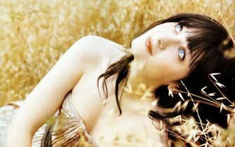 Hollywood Zooey Deschanel HD Wallpaper