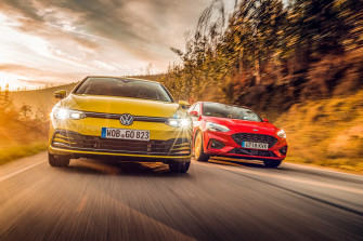 Vw Golf Vs Bmw Series Ford Focus Triple Test Re