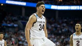 Men S Basketball Advances To Ncaa Tournament Second Round