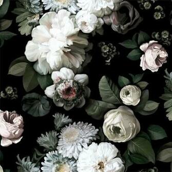 Large Scale Floral Design By Ellie Cashman From The Netherlands