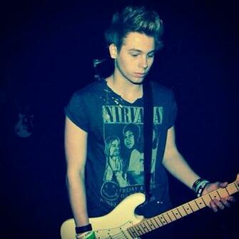 Five Seconds Of Summer Image Luke Hemmings Wallpaper And