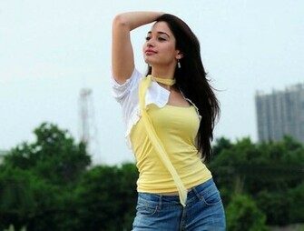 Tamanna Bhatia Hot Wallpaper Apnatimepass