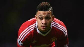 Manchester United Player Ready For The Kick Wallpaper Players