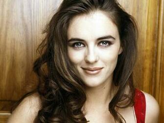 Elizabeth Hurley Wallpaper Collection For