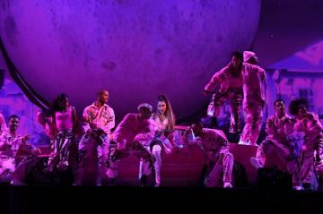 Ariana Grande Sweetener World Tour Pictures Popsugar Celebrity
