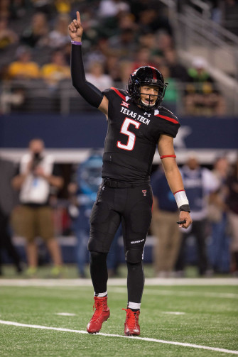Patrick Mahomes Phone 4k Wallpaper
