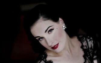 Dita Von Teese Desktop Wallpaper