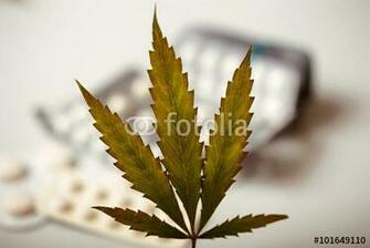 Cannabis Leaf Background Tablets Immagini E Fotografie Royalty