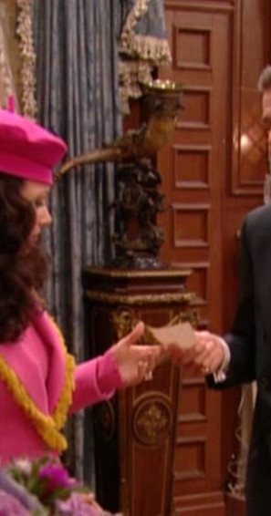 The Nanny Fran In Mirror Tv Episode Maxwell