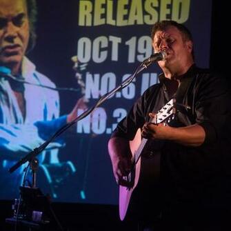 Craig Stewart Promo Pic Neil Diamond In Background High Res