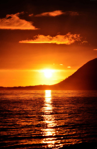 Stunning Sunset From The Hilltop Wallpaper