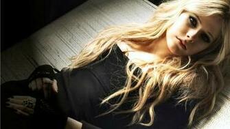 Avril Lavigne Wallpaper HD