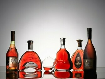 Hennessy Cognac Liquor Drinking Gray Background Wallpaper