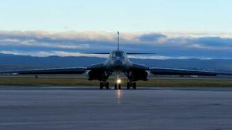 Bomber B 1b Lancer Runway Plane Wallpaper Background 4k Ultra HD