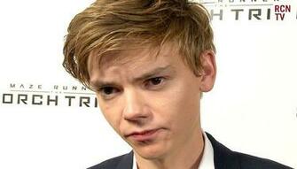 Thomas Brodie Sangster HD Desktop Wallpaper 7wallpaper Net