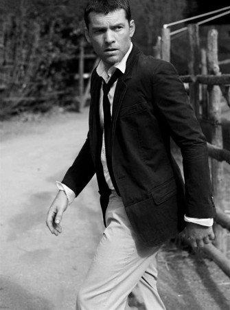 Sam Worthington Walk Away Photography Wallpaper