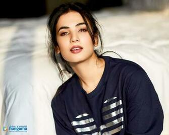 Sonal Chauhan Wallpaper Bollywood Hungama
