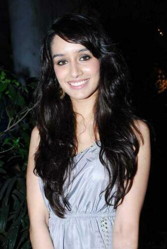 Shraddha Kapoor Cute Smiling Dp Photos