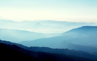Misty Mountains Nexus Wallpaper