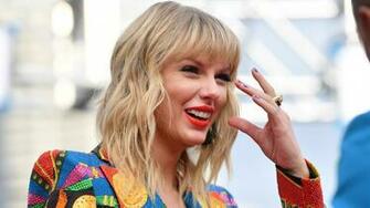 Taylor Swift S New Album Folklore Drops At Midnight Teen Vogue