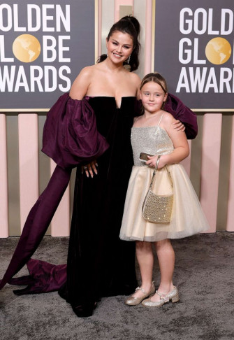 Selena Gomez Sister Gracie Are Too Cute On The Golden Globes