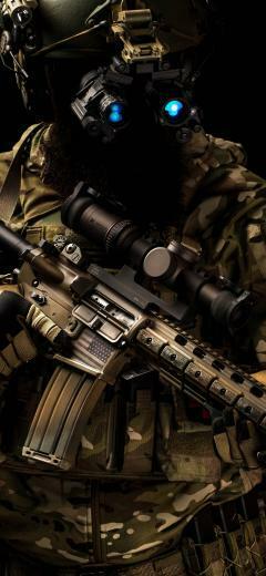 Special Forces Helmet Assault Rifle iPhone Xs Max