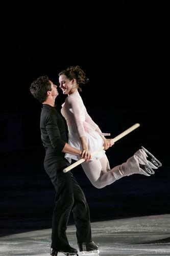 Tessa Virtue Scott Moir Image Foi HD Wallpaper And