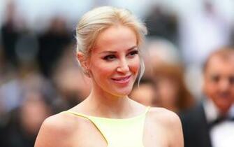 Wallpaper Louise Linton Scottish Actress 4k Portrait