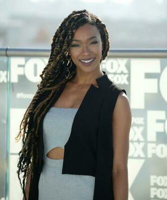 Sonequa Martin Green Wallpaper High Quality