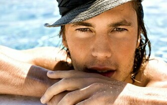 Taylor Wallpaper Kitsch