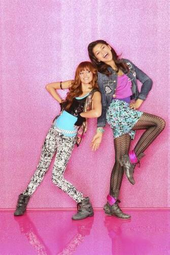 Zendaya Coleman Et Bella Thorne Photos