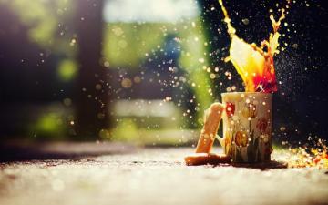Fantastic Drink Splash Wallpaper
