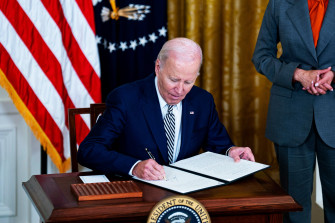 Joe Biden Has A Secret Weapon Against Killer Ai It S Bureaucrats