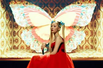 Sunmi S Lalalay Video Watch Billboard