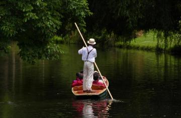 Punt Boat Ride Romantic Couple Punter Image From Needpix