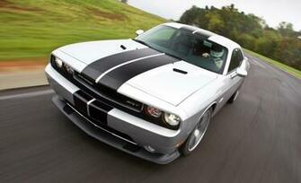 Dodge Challenger Srt8
