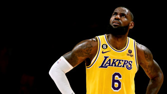 Bet The Lakers To Make Or Miss Playoffs Experts Weigh In On